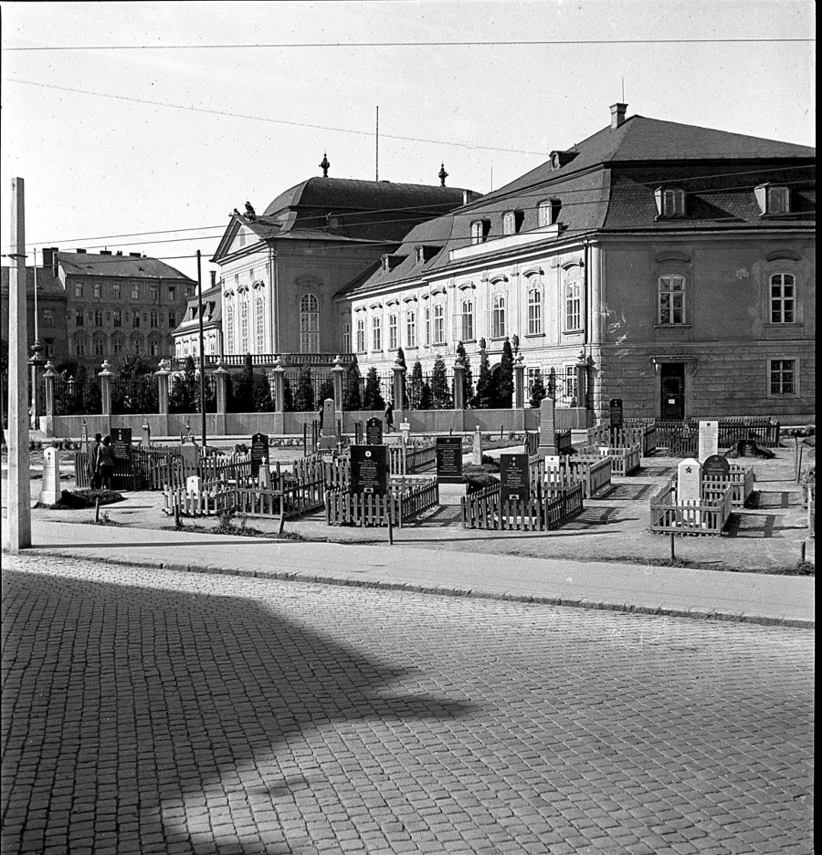 Prezidentský palác kedysi