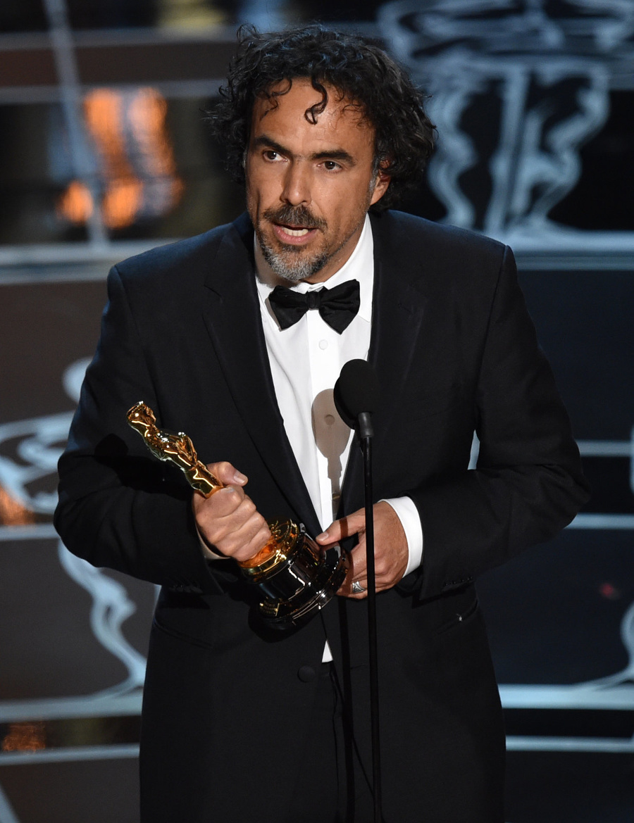 Mexický režisér Alejandro González Inárritu získal Oscara za réžiu filmu Vtáčí muž.