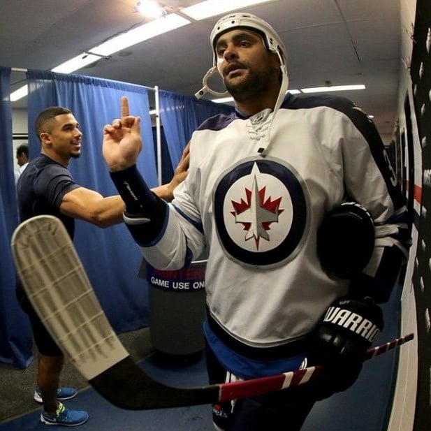 Dustin Byfuglien posiela jasný