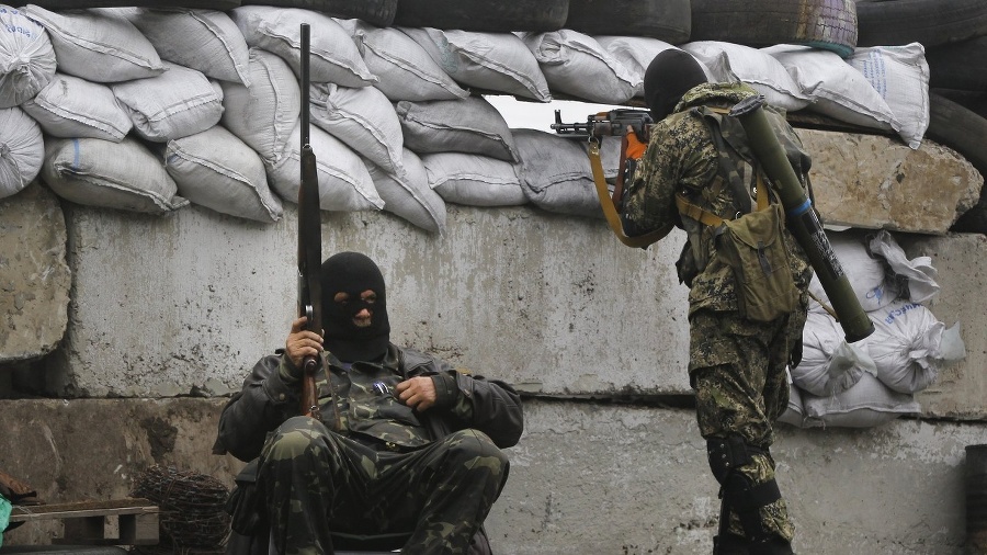 Proruskí militanti v Slovjansku.