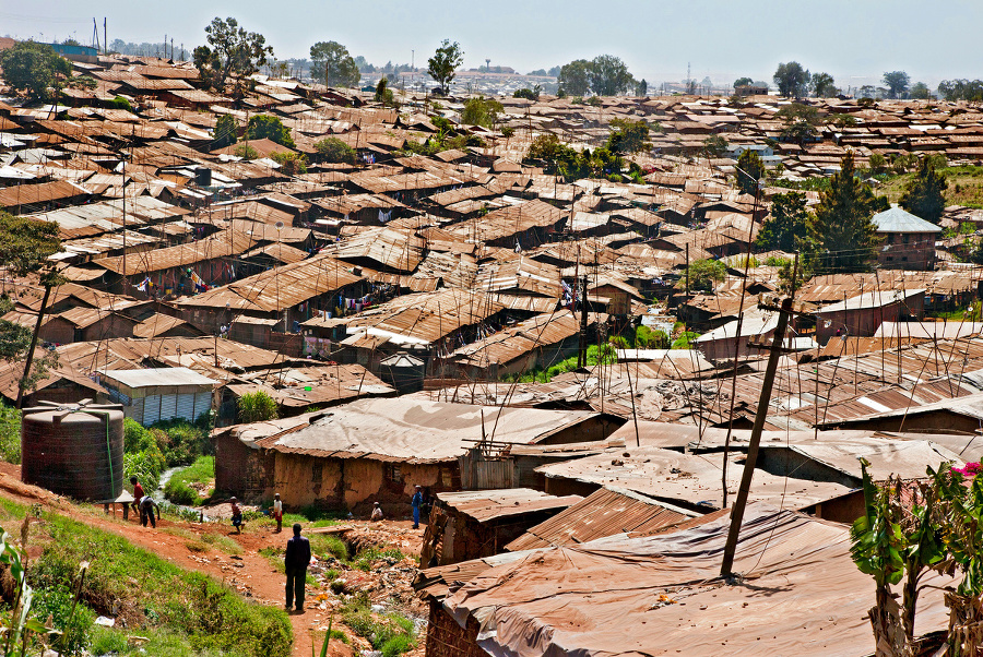 Kibera: Tlačia sa tú odhadom až dva milióny ľudí.