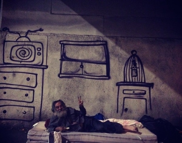 Graffiti pre domovy bezdomovcov.