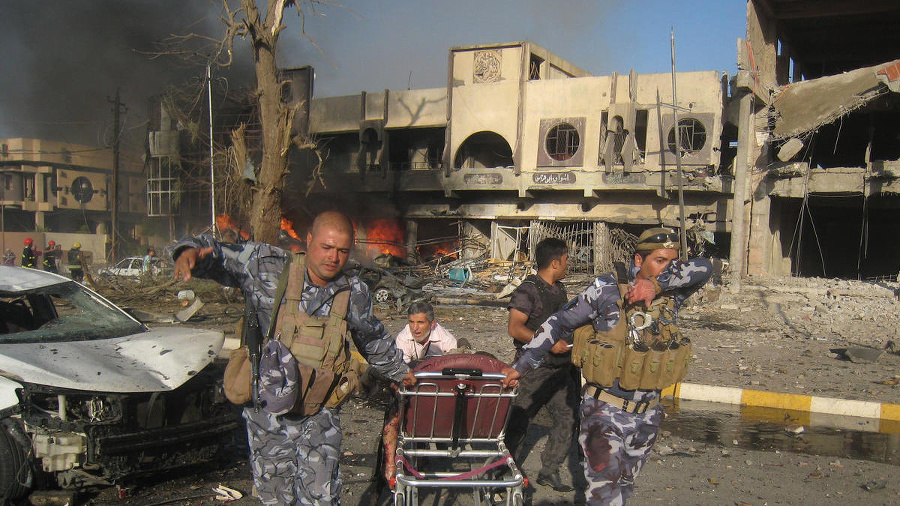 Irakom sa zmietajú silné