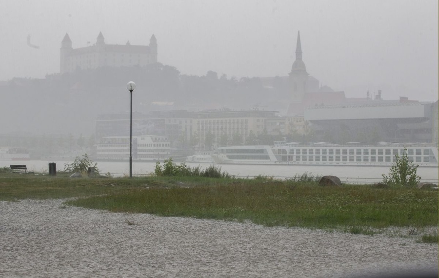 Bratislavou sa prehnala silná