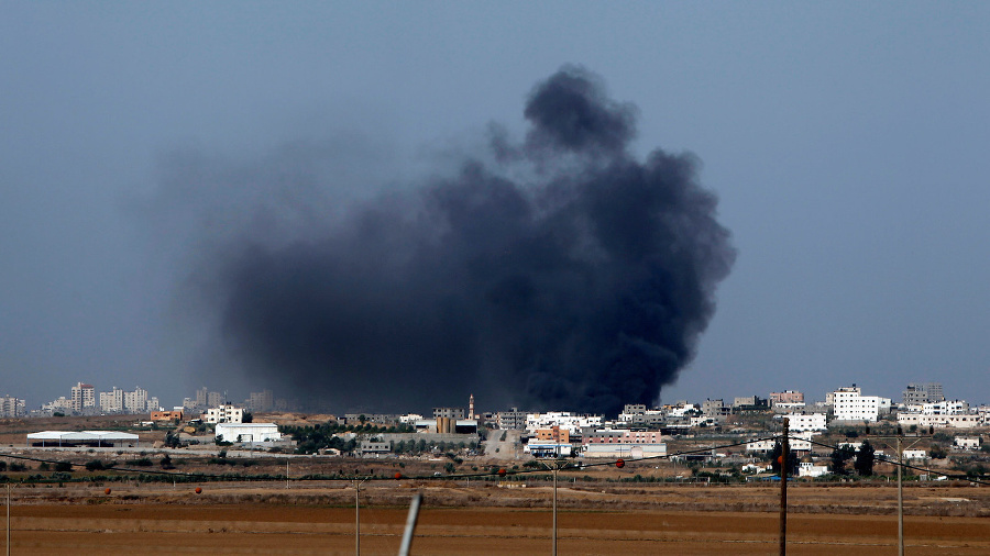 Explózie v Gaze neutíchajú