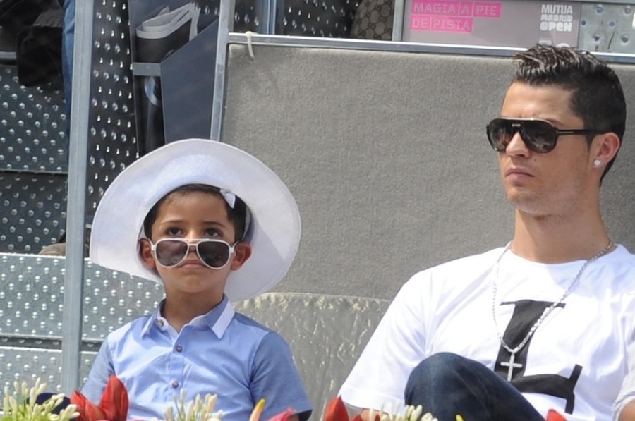 Ronaldo nosí syna Cristiana