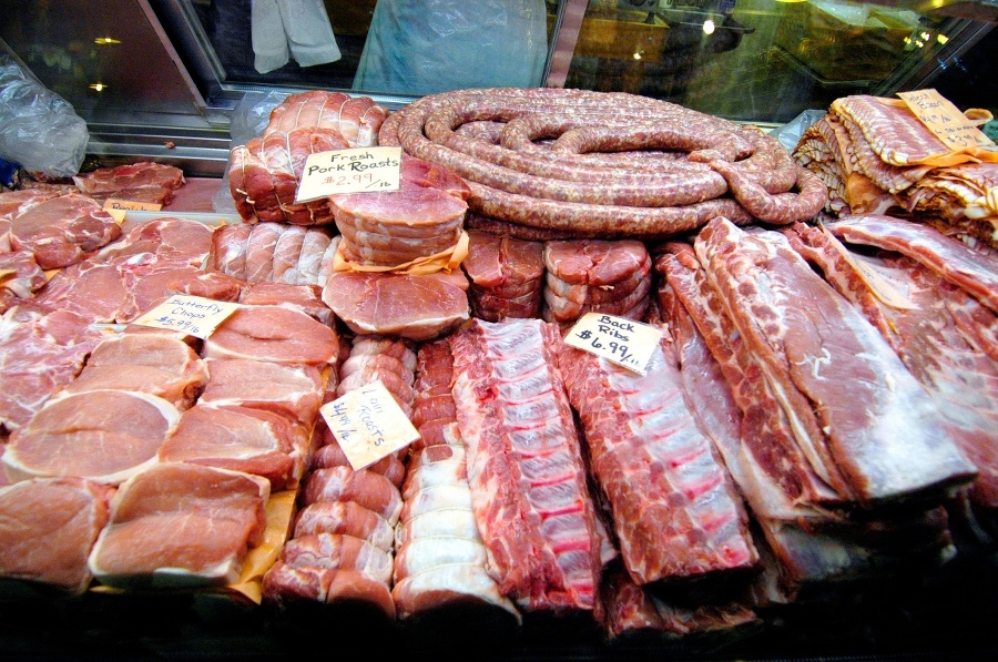 bravčové mäso na pulte