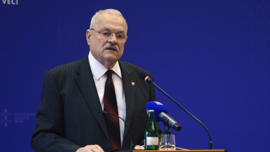 Dosluhujúci prezident Ivan Gašparovič.