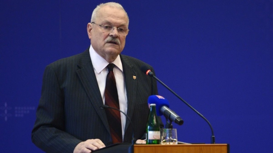 Dosluhujúci prezident Ivan Gašparovič.