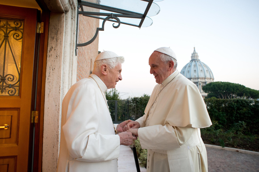 Benedikt XVI. pôsobí oddýchnuto.