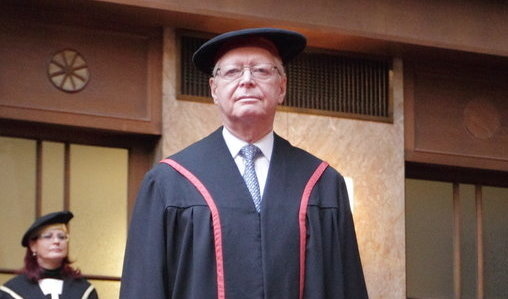 Profesor Ján Vilček si