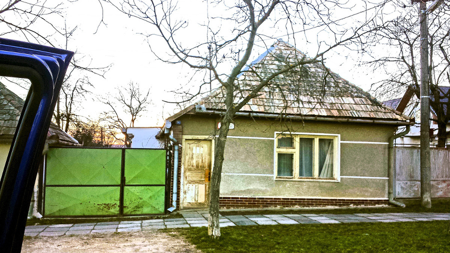 V dome, kde bývali Vabecovci a nakrúcali tam s nimi reality show Svokra, žije dnes celkom iná rodina.