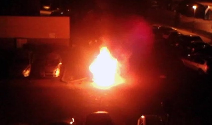 Takto horelo auto, ktoré