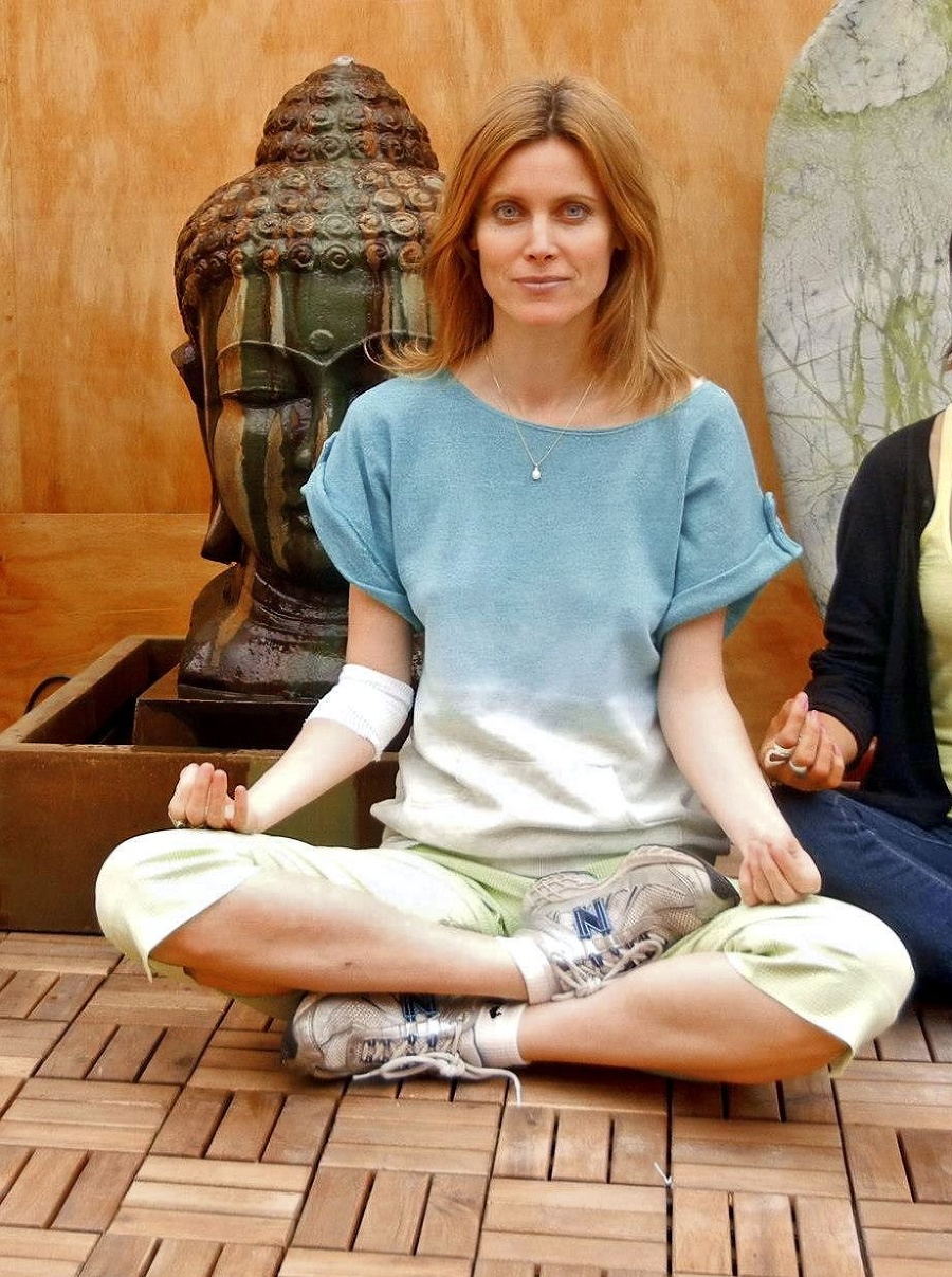 Silvia Šuvadová počas meditácie.