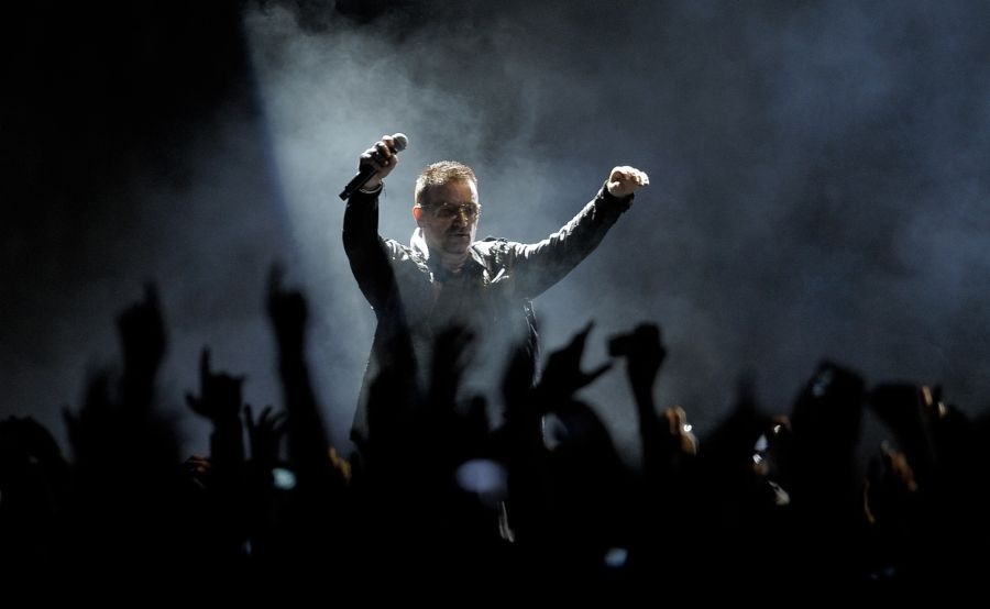 Bono z U2 počas
