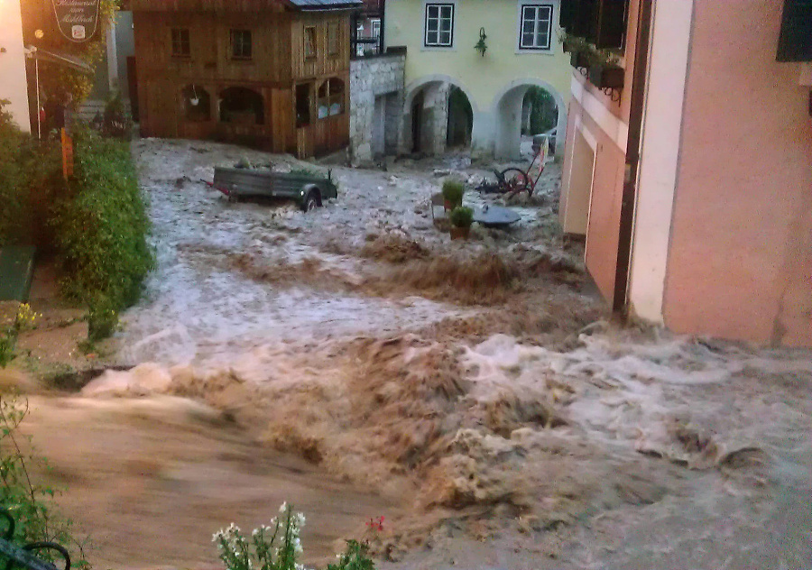 Rakúske mestečko Hallstadt zaliala