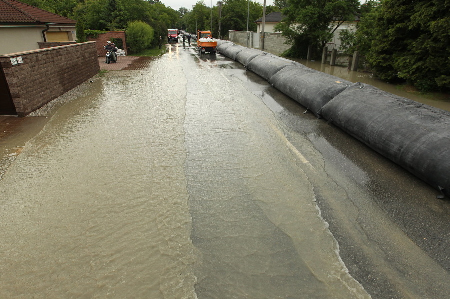 Povodňová situácia v Devíne.