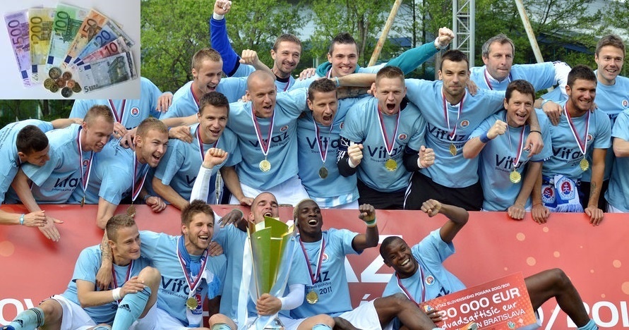 Najlepšie zarábajú v Corgoň lige futbalisti bratislavského Slovana.