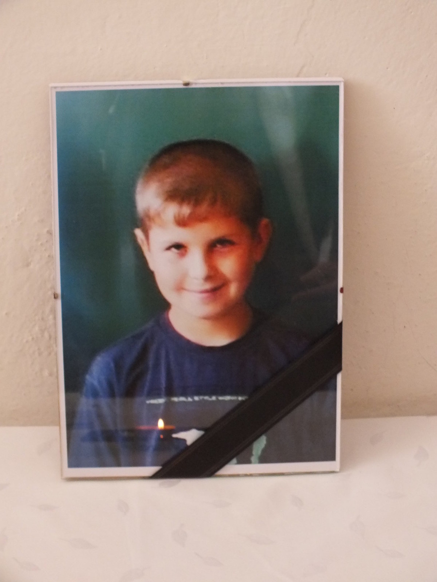Dominika († 10) zrazil cestný pirát, keď sa chlapec sánkoval. 