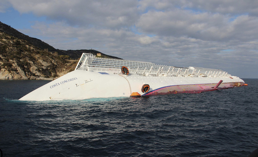 Potopená výletná loď Costa