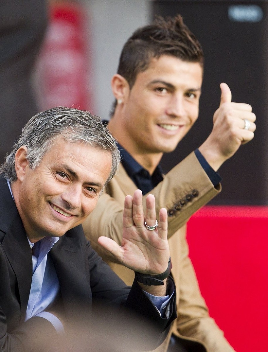 José Mourinho (vľavo) so