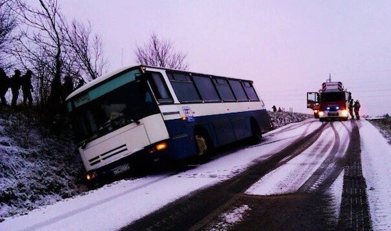 Autobus dostal šmyk a