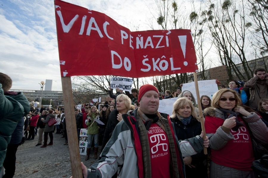 Stovky študentov prišli protestom