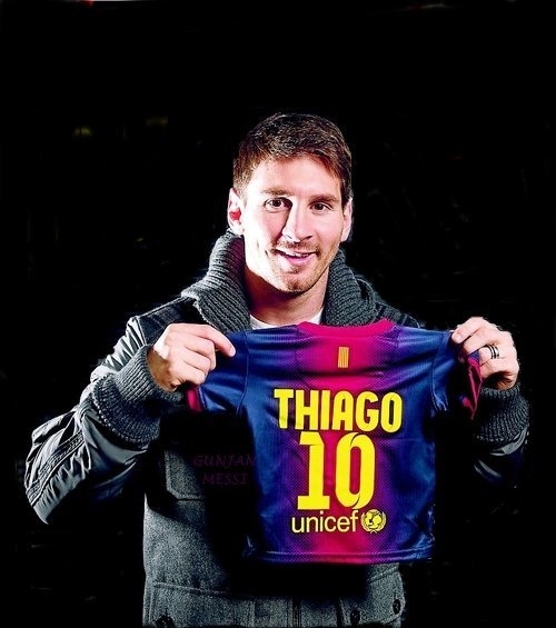 Šťastný otec Lionel Messi.
