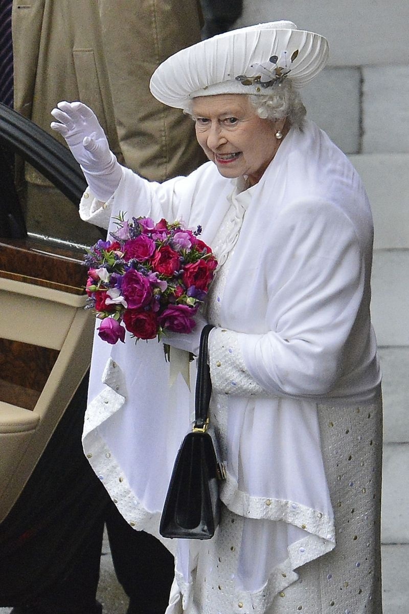Kráľovná Alžbeta oslavuje diamantové