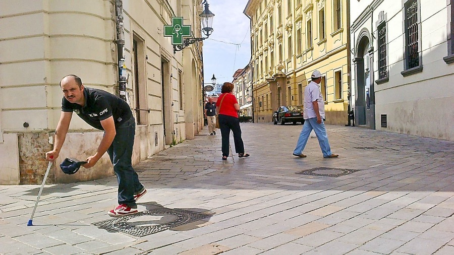 Niektorí členovia skupiny postihnutie