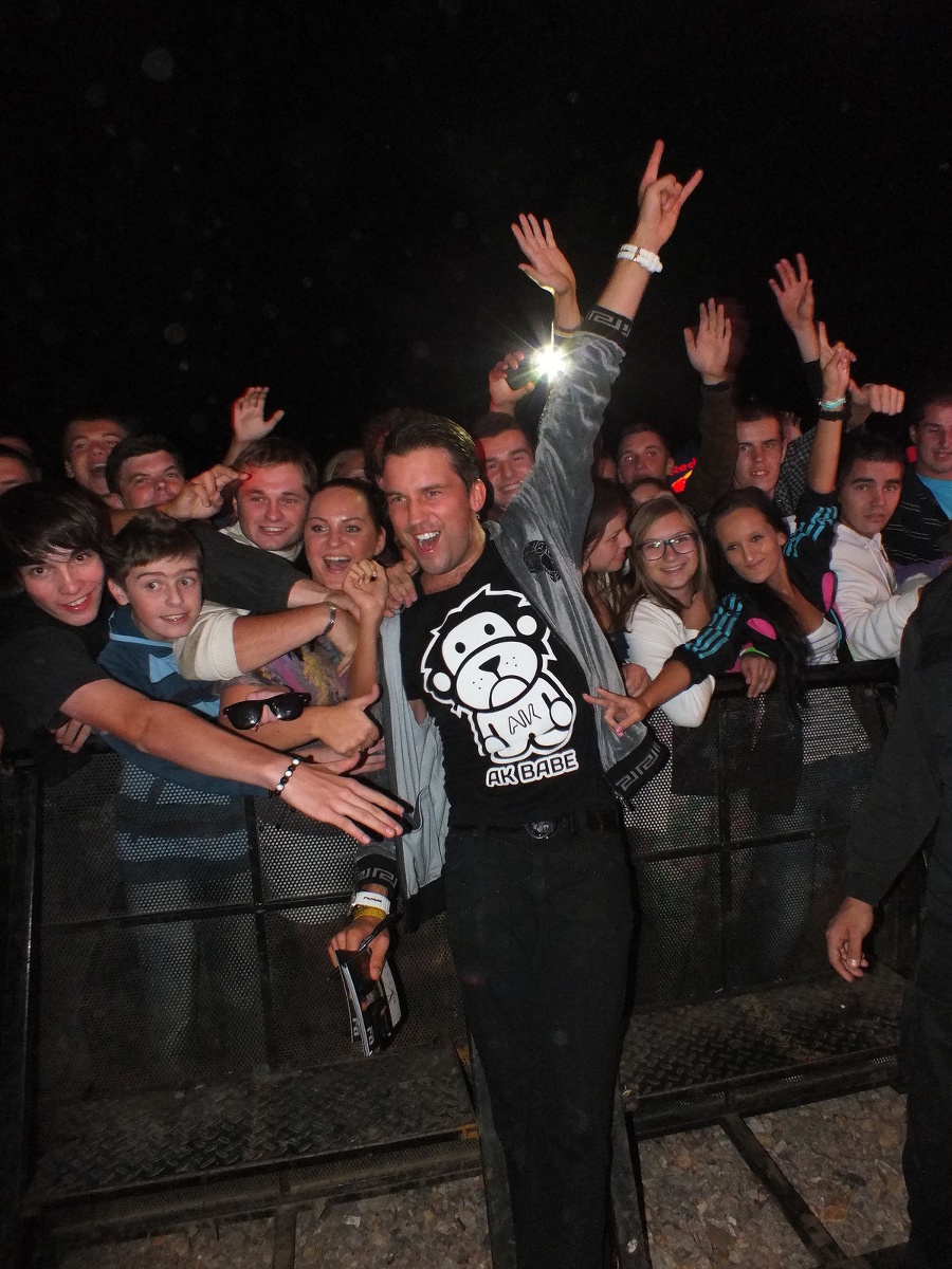 DJ Antoine vlastným menom Antoine Konrad zo Švajčiarska zahral Tatrám aj svoje obľúbené hity Ma Chérie a Welcome to St.Tropez.
