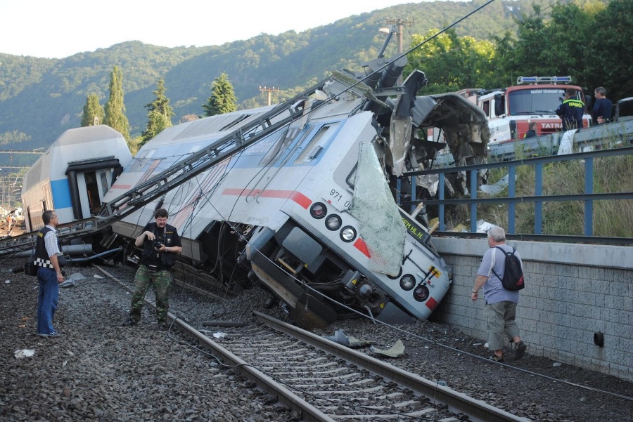 Nehoda vlaku v Ústí