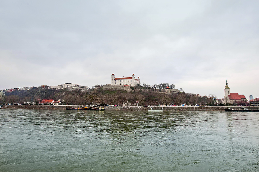 Priestor pod Bratislavským hradom