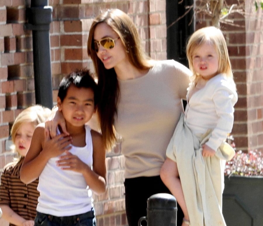 Angelina Jolie s deťmi.