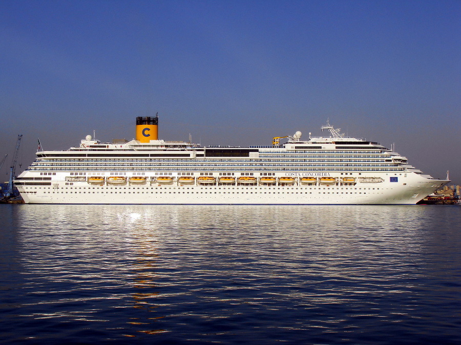 Výletná loď Costa Concordia.