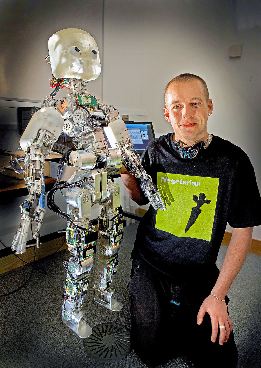 Martin Peniak s robotom: