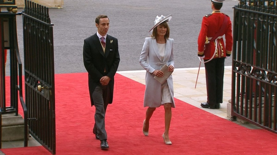 Mama Kate Middleton prichádza