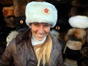 Slovenská tenistka Dominika Cibulková si počas turnaja v Moskve našla čas aj na prechádzku v meste a fotografom takto zapózovala.