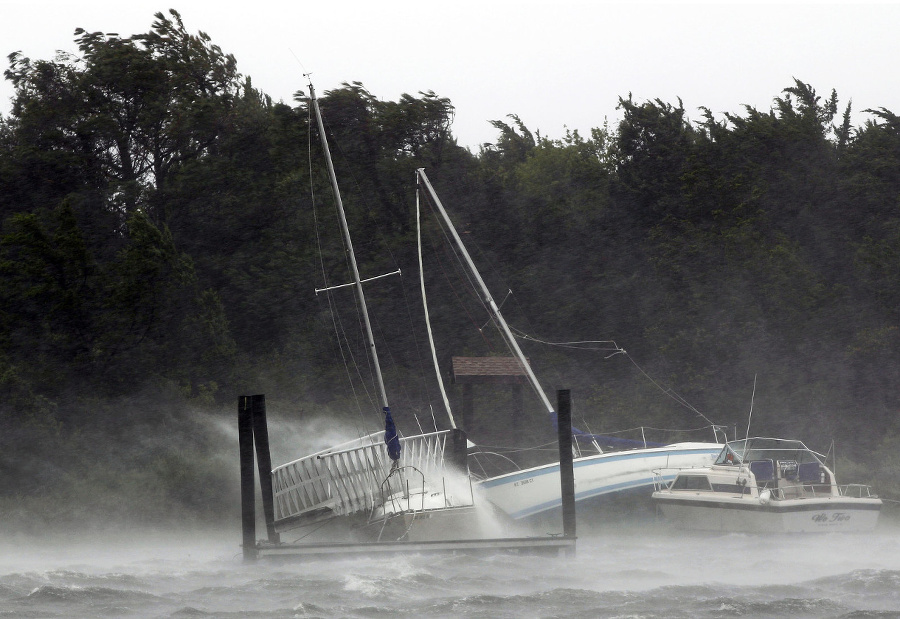Hurikán Irene zasiahol pobrežie