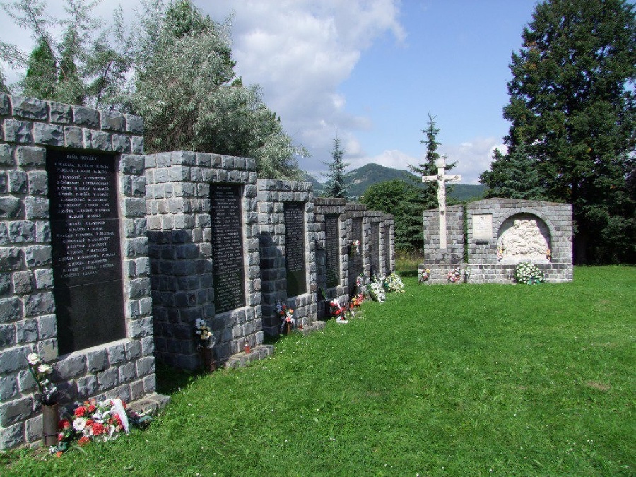 Handlovský cintorín: Pamätník mŕtvym