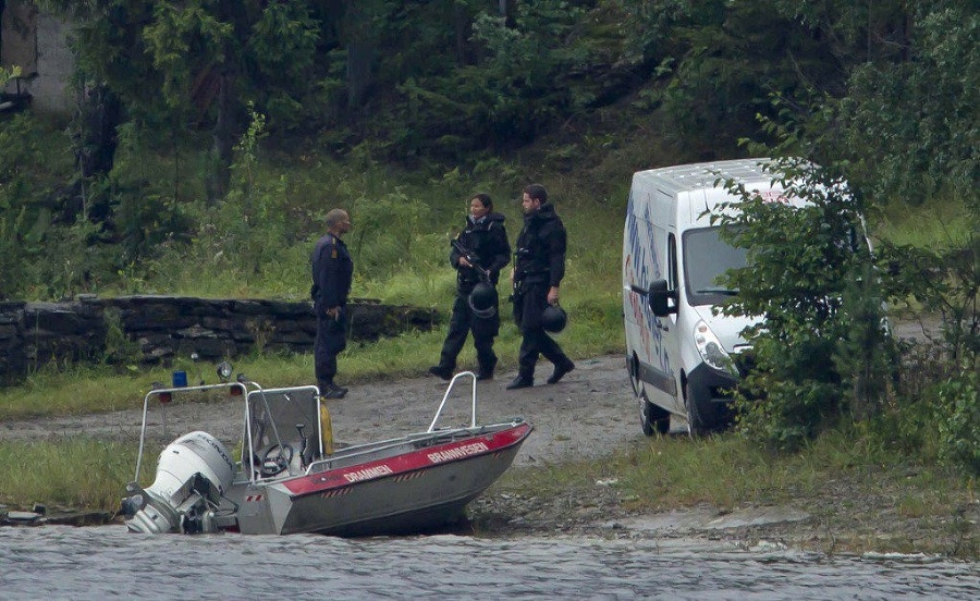 Policajti na ostrove Utoya