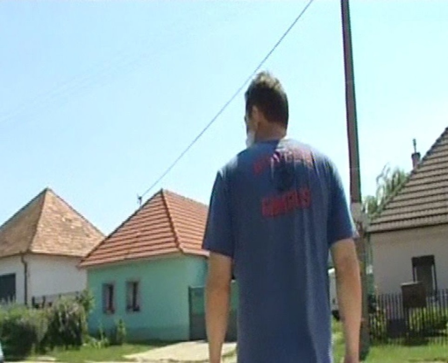 Právnik  povedal, že mu mladíci zlomili nos a rozťali líce.  