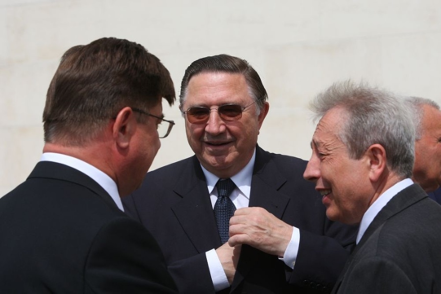 J. Ševc (vpravo) a posledný šéf ŠtB A. Lorenc.