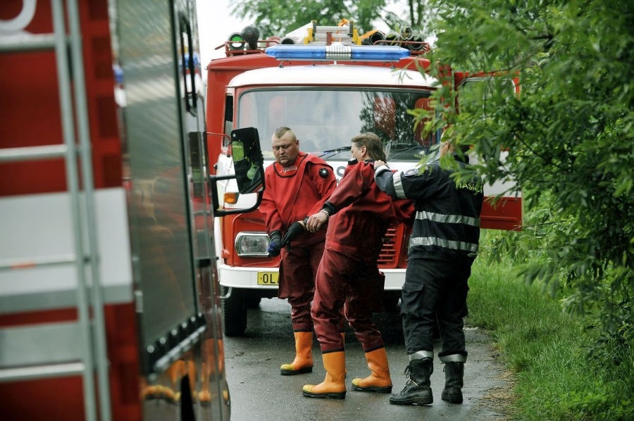 Policajti hľadali telo žiaka,