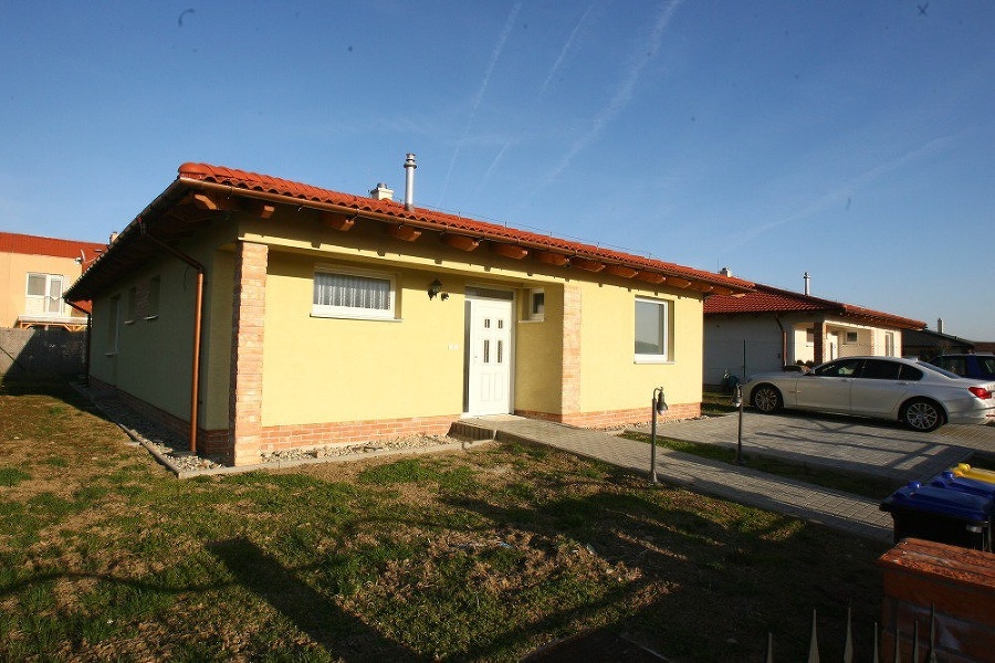 Paťov bungalov neďaleko Sĺňavy. Dýcha z neho novota.