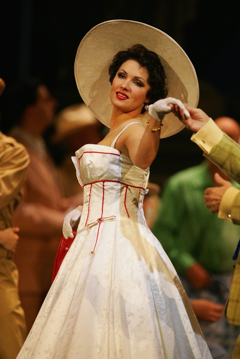 Anna Netrebko (39) žiari