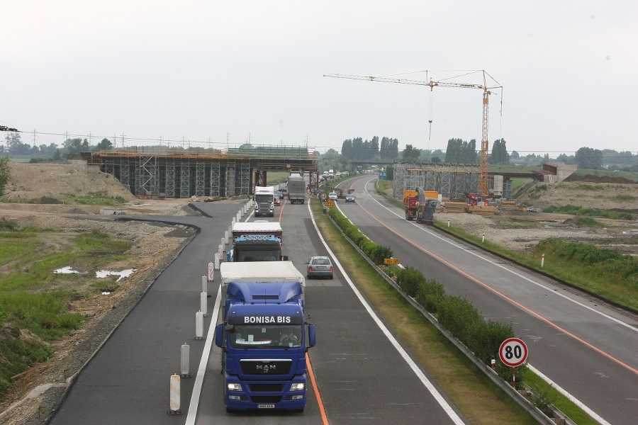 Výstavba diaľnice mala zasiahnuť