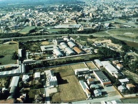 Areál talianskej farmaceutickej firmy, v ktorej došlo v roku 1976 k uvoľneniu dioxínu po výbuchu chemického redaktora.