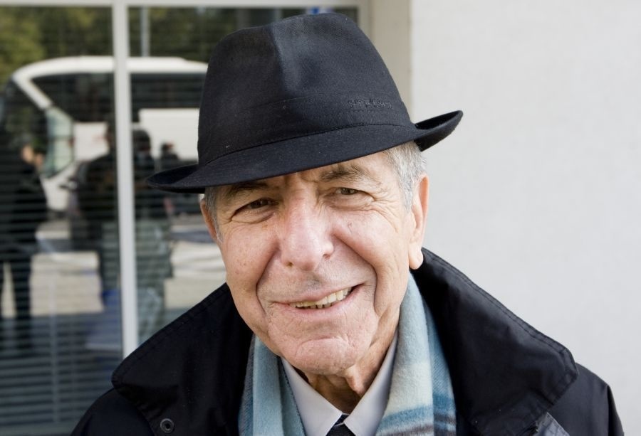 Leonard Cohen priletel v
