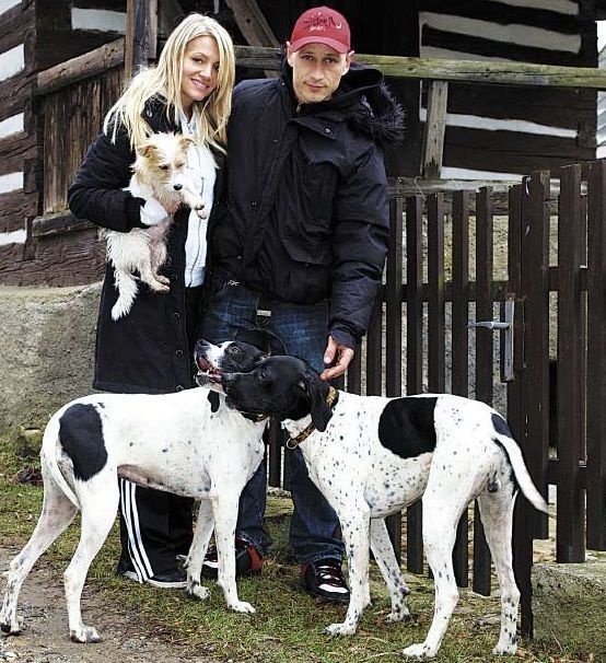 Popová diva Dara Rolins a rocker Matěj Homola, tulák, ktorý má hlboko do vrecka.